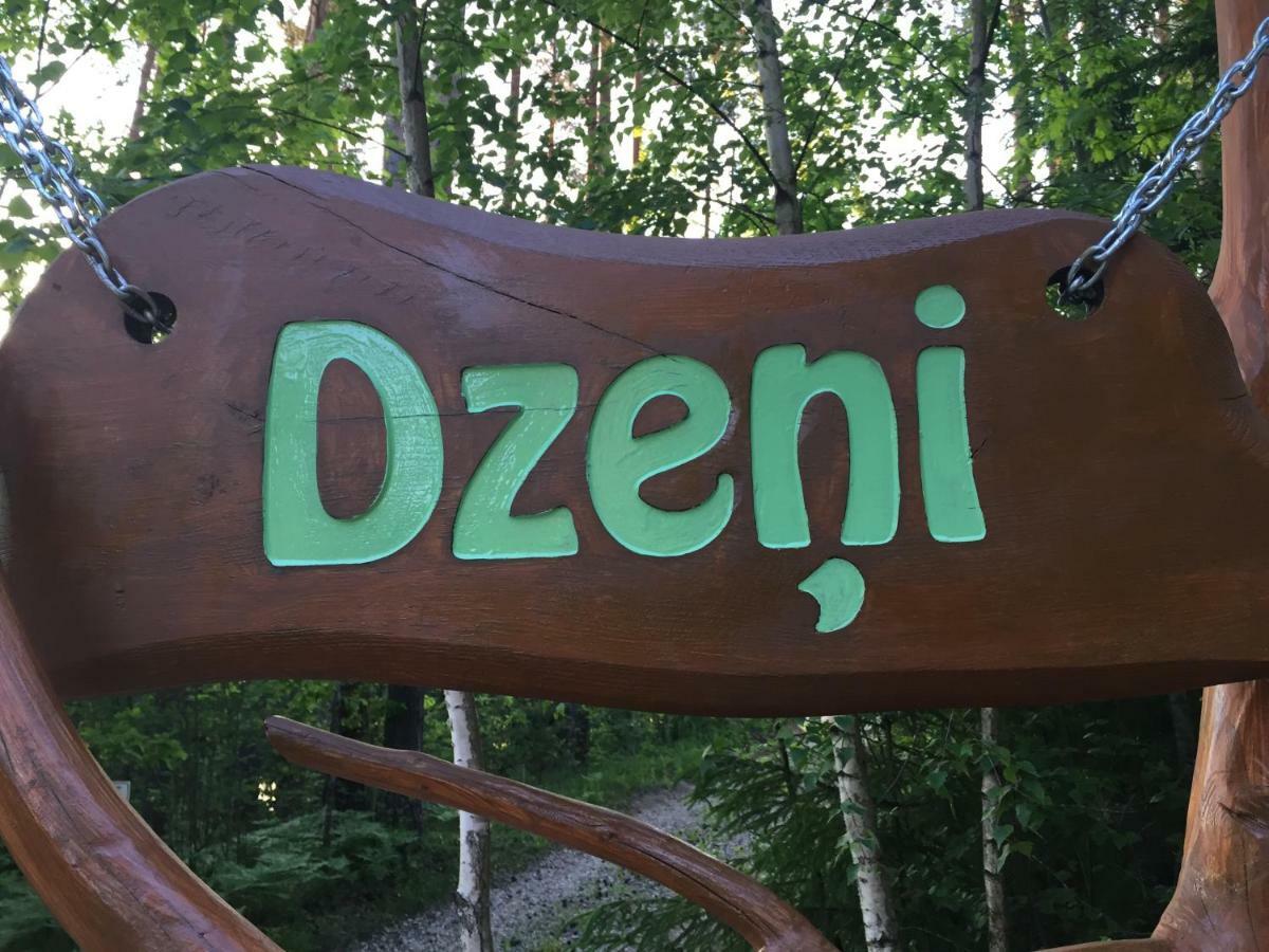 Dzeni Guest House Amatciems ภายนอก รูปภาพ