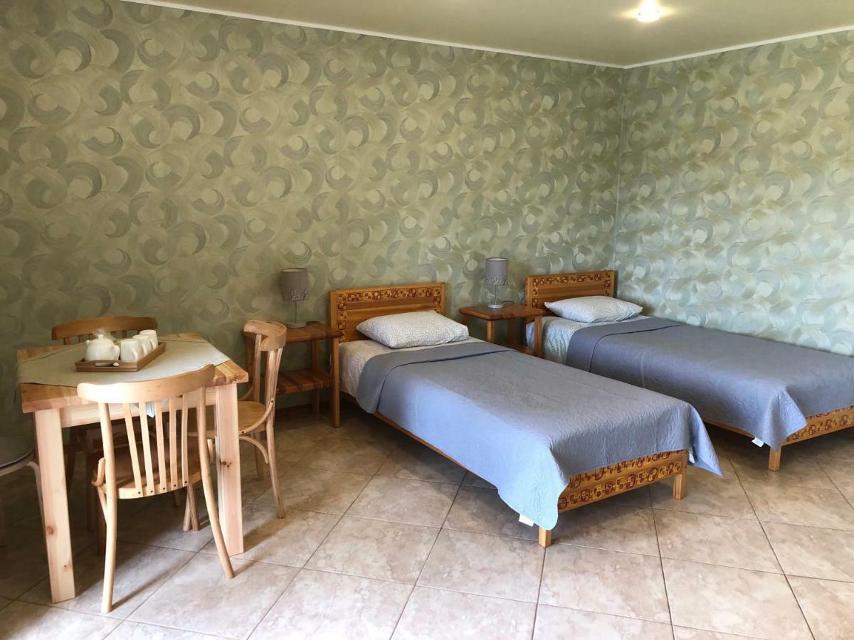 Dzeni Guest House Amatciems ภายนอก รูปภาพ