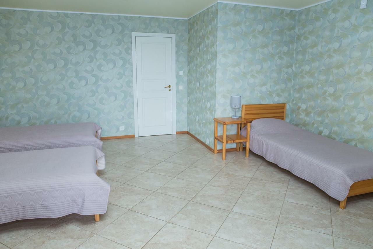Dzeni Guest House Amatciems ภายนอก รูปภาพ