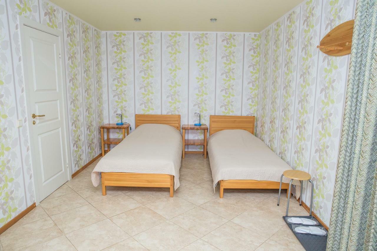 Dzeni Guest House Amatciems ภายนอก รูปภาพ