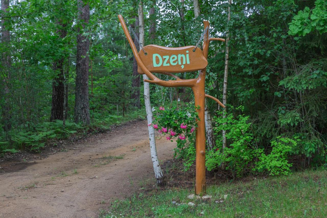 Dzeni Guest House Amatciems ภายนอก รูปภาพ